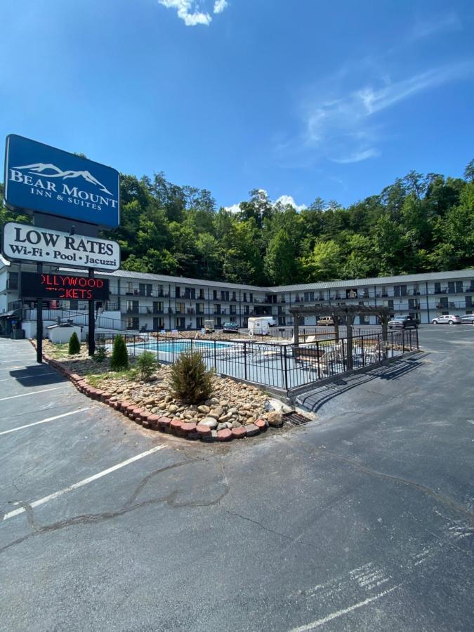 Bear Mount Inn & Suites Pigeon Forge Exterior foto
