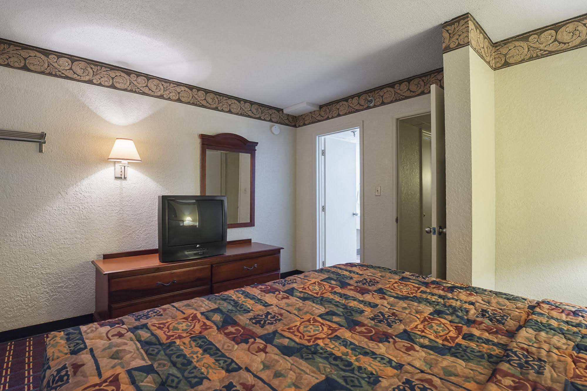 Bear Mount Inn & Suites Pigeon Forge Exterior foto